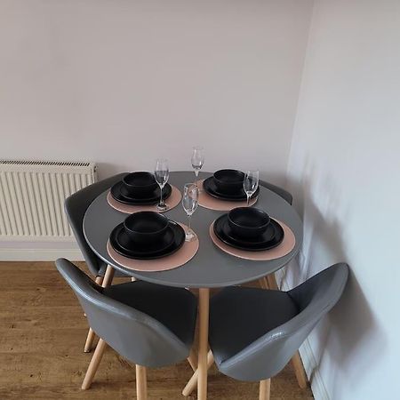 2 Bedroom End Of Terrace House Wellington  Eksteriør billede
