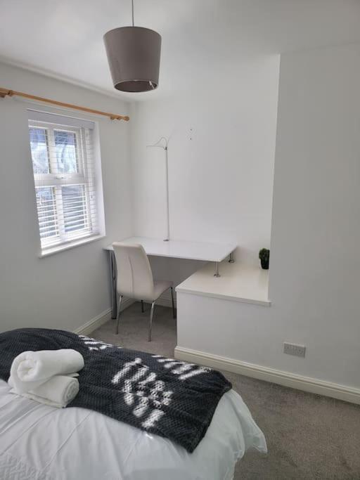 2 Bedroom End Of Terrace House Wellington  Eksteriør billede