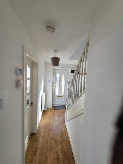 2 Bedroom End Of Terrace House Wellington  Eksteriør billede