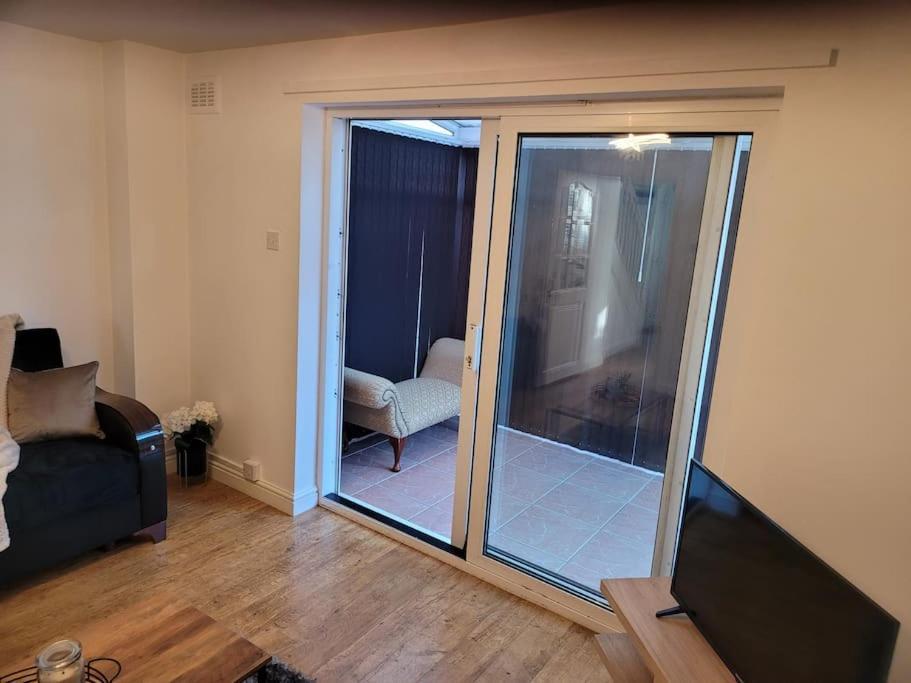 2 Bedroom End Of Terrace House Wellington  Eksteriør billede